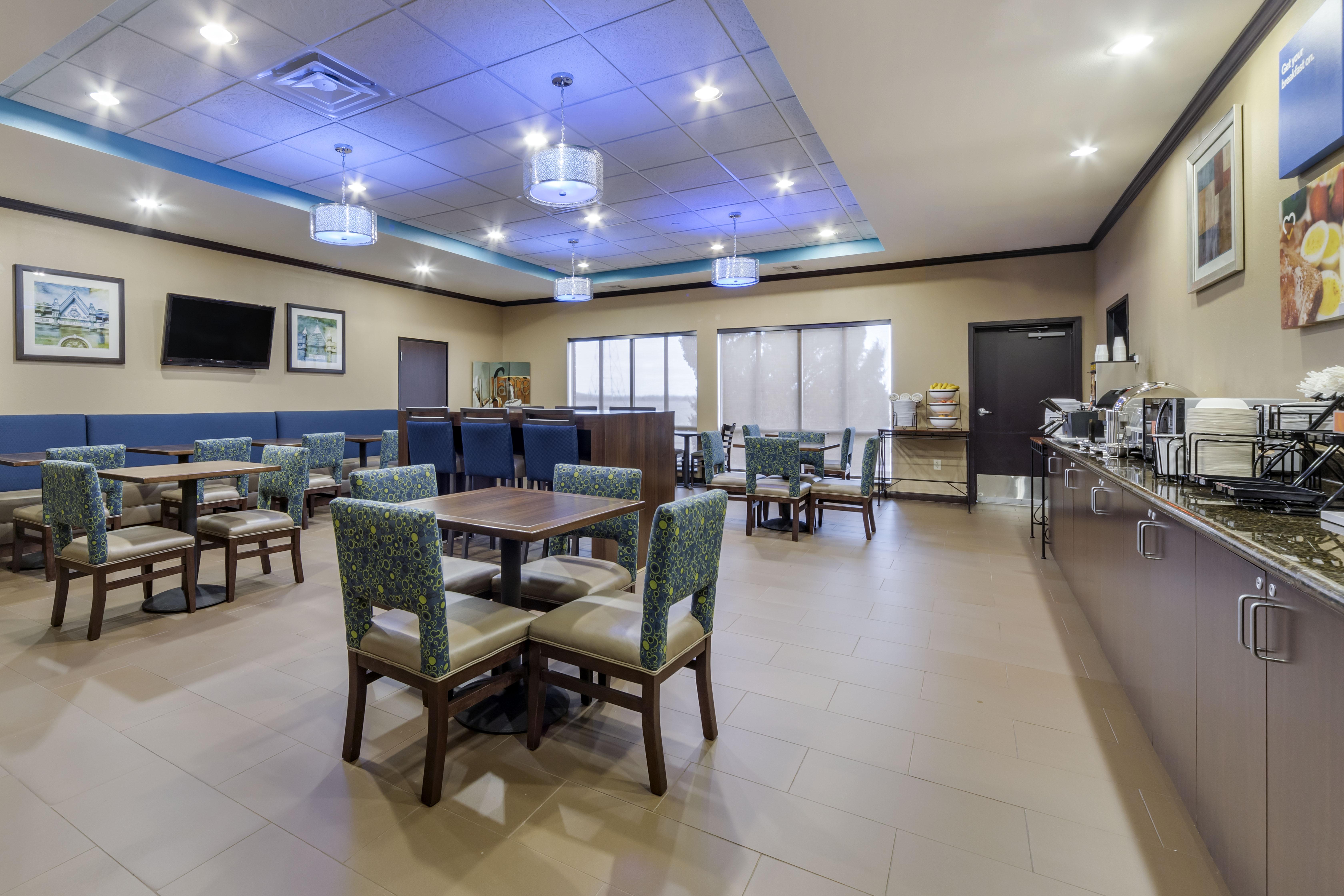 Comfort Inn & Suites Oklahoma City West - I-40 Екстериор снимка