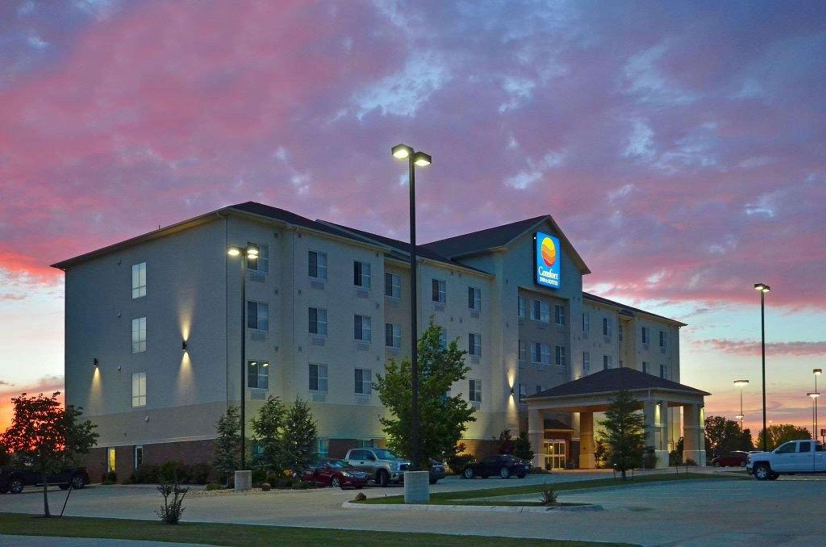 Comfort Inn & Suites Oklahoma City West - I-40 Екстериор снимка