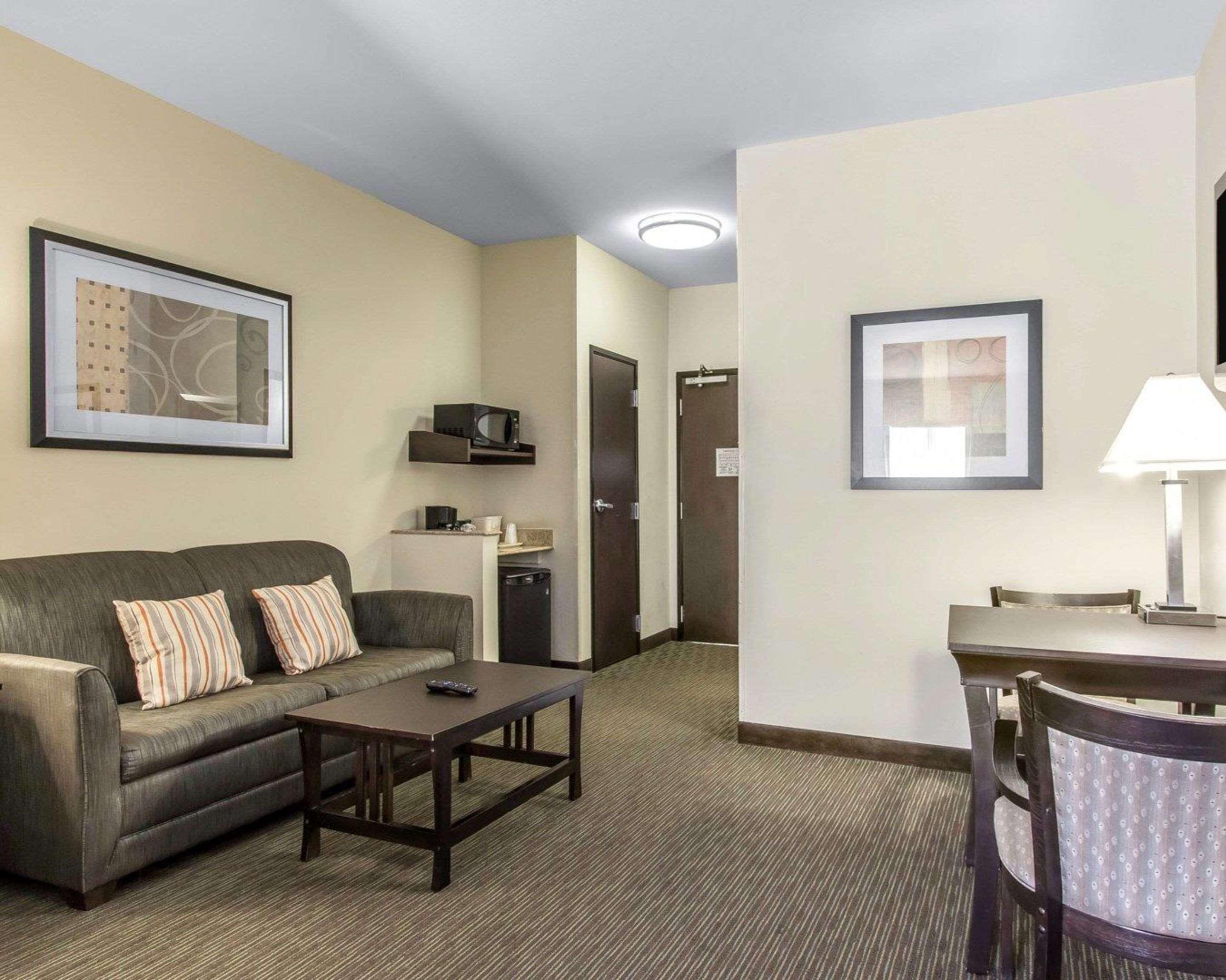 Comfort Inn & Suites Oklahoma City West - I-40 Екстериор снимка