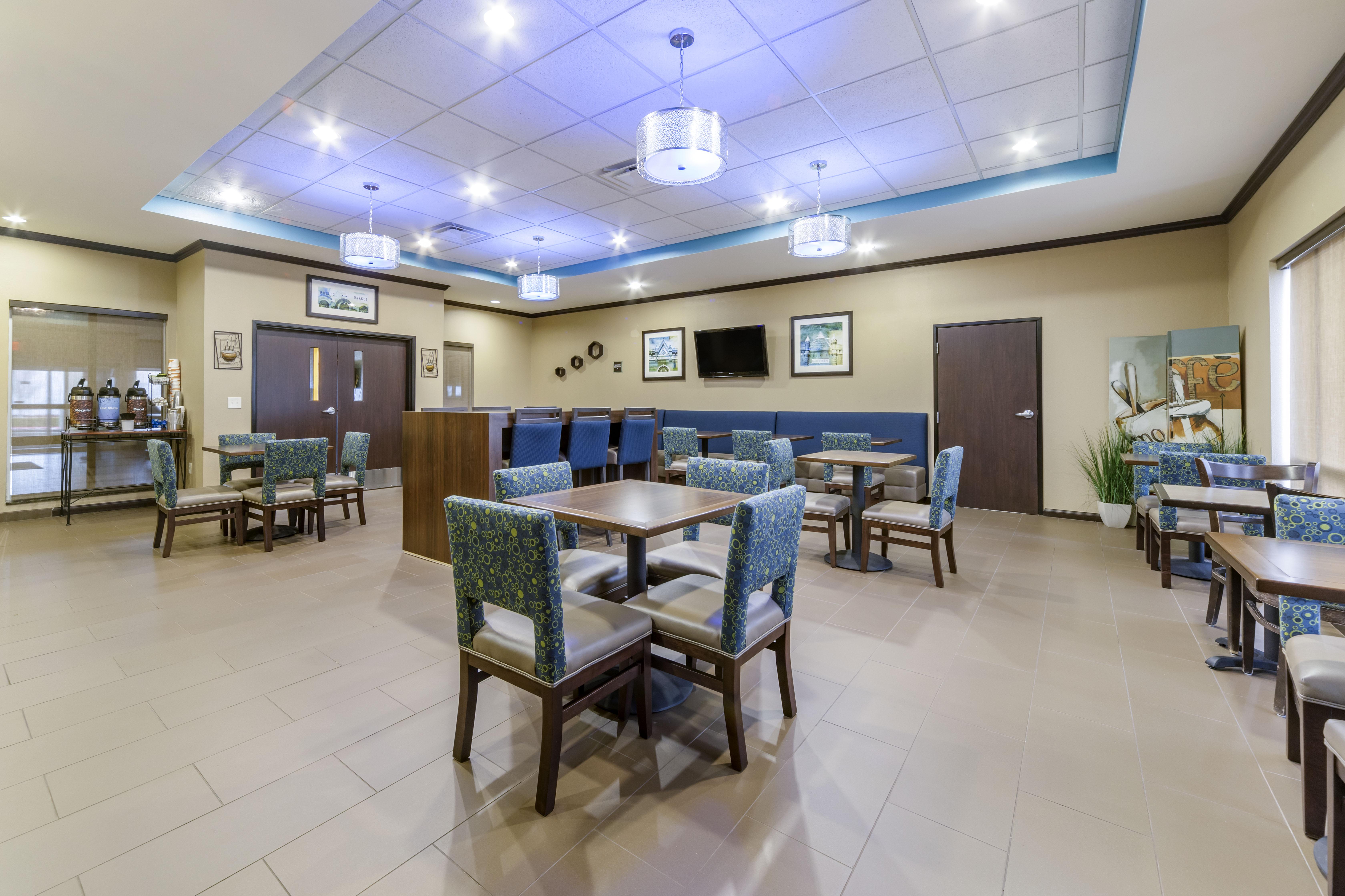 Comfort Inn & Suites Oklahoma City West - I-40 Екстериор снимка